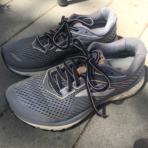 Brooks Ghost 12 running shoes